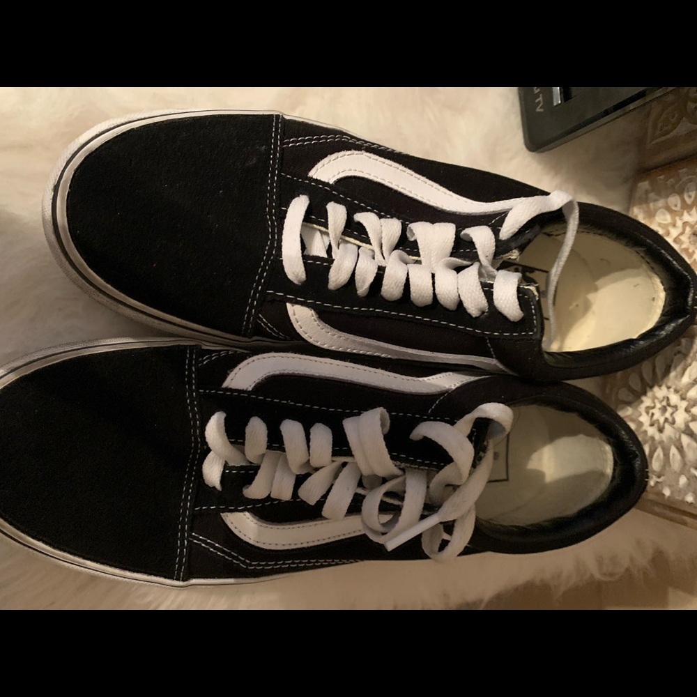 Vans - Picture 2 of 6
